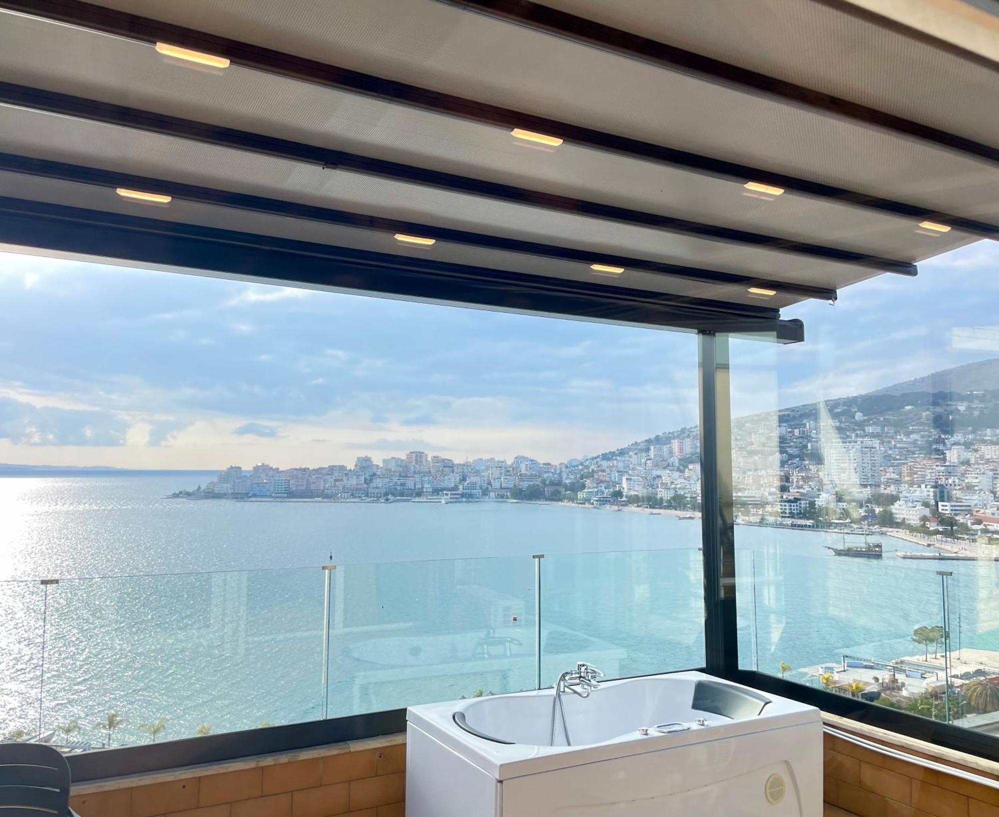 Seaview Golden Penthouse Lägenhet Sarandë Exteriör bild