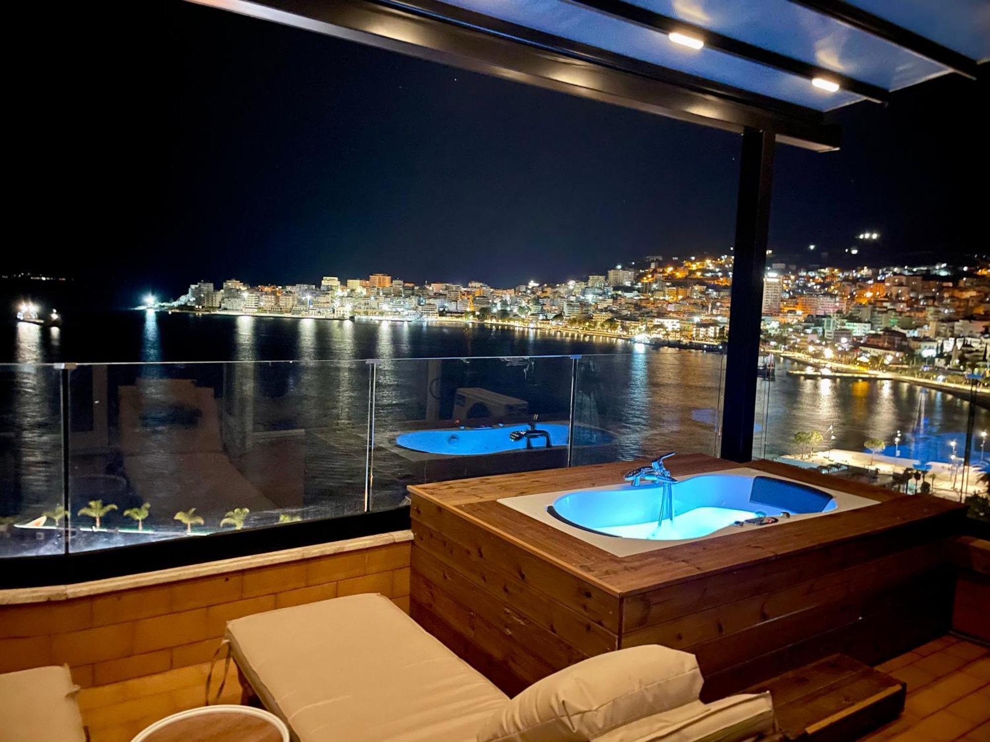 Seaview Golden Penthouse Lägenhet Sarandë Exteriör bild